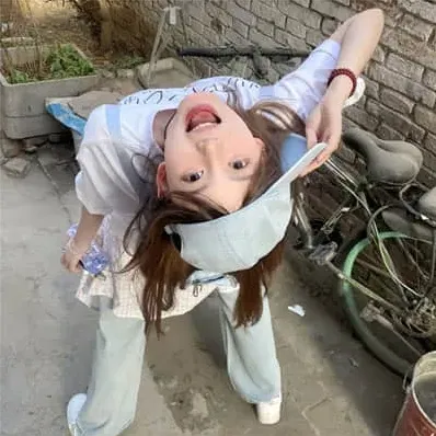 女生
