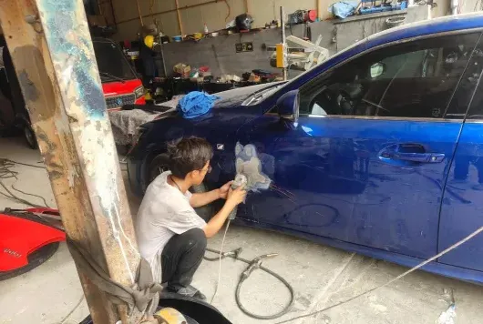 钣金喷漆